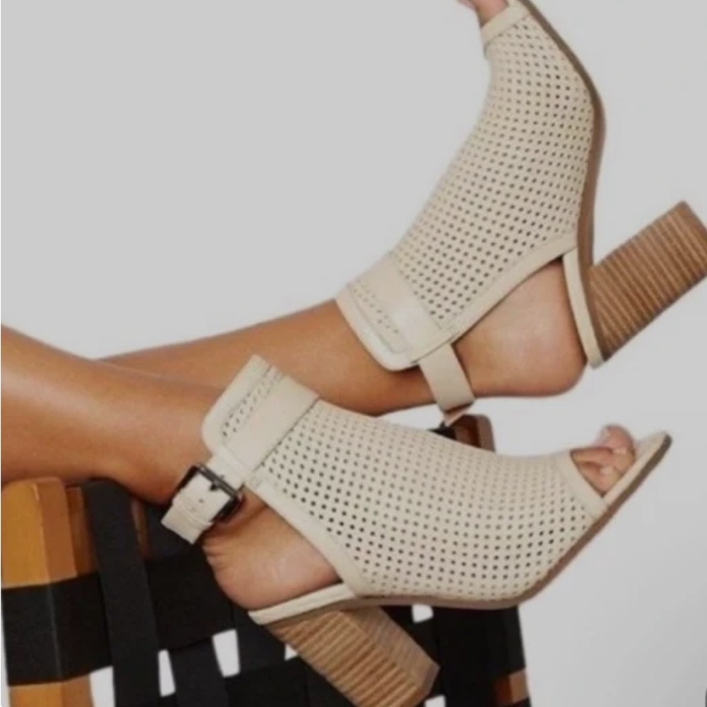 Sam Edelman Emmie Perforated Sandal Heel Bootie ~ Ivory ~ 8